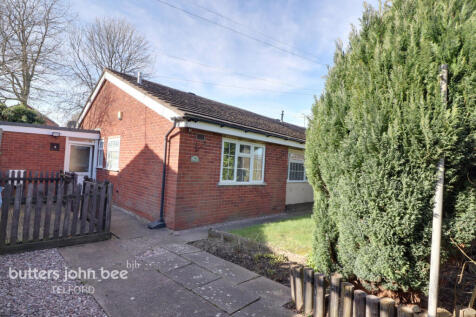 2 bedroom semi-detached bungalow for sale
