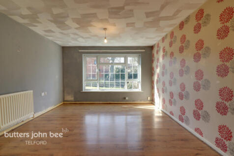 2 bedroom semi-detached bungalow for sale