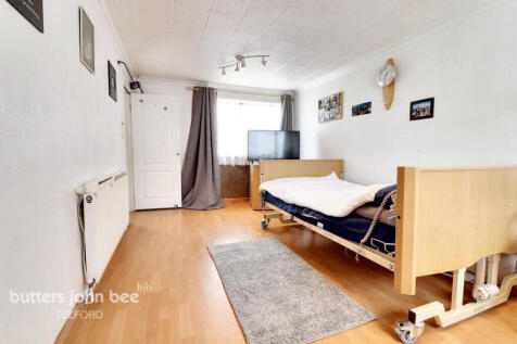 Selbourne, Telford 3 bed end of terrace house for sale