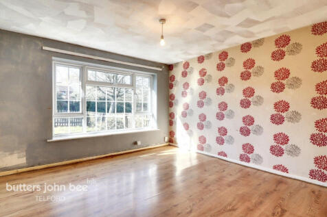 2 bedroom semi-detached bungalow for sale