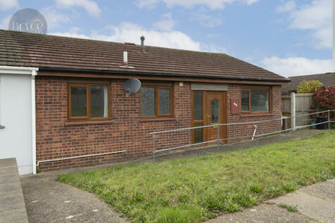 3 bedroom semi-detached bungalow for sale