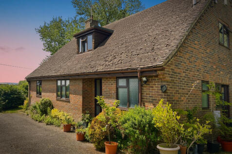 Under Road, Hailsham BN27 4 bed detached house for sale