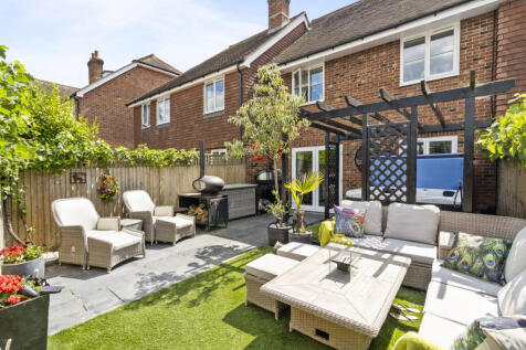 Windmill Hill BN27 3 bed terraced house for sale