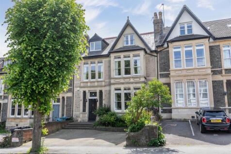 6 bedroom terraced house for sale
