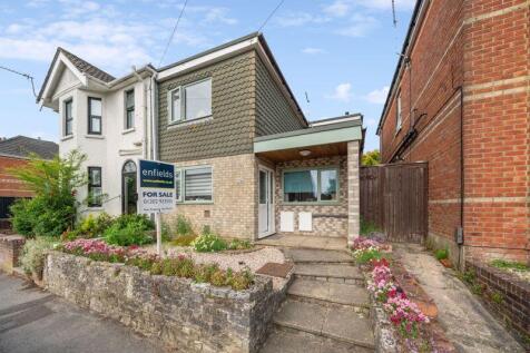 4 bedroom semi-detached house for sale