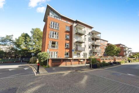 4 Avenel Way, Poole BH15 2 bed apartment for sale