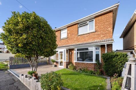 Eastlake Avenue, Poole BH12 3 bed detached house for sale