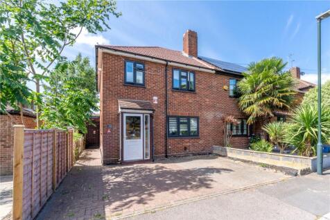 3 bedroom semi-detached house for sale