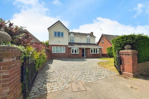 4 bedroom detached house for sale
