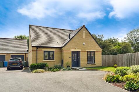 2 bedroom detached bungalow for sale