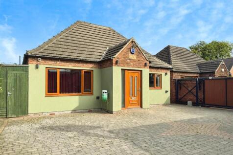 3 bedroom detached bungalow for sale