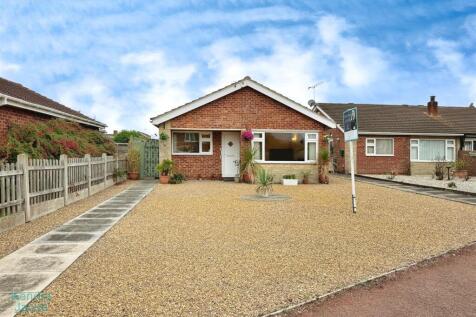2 bedroom detached bungalow for sale