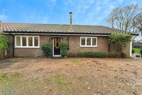 3 bedroom semi-detached bungalow for sale