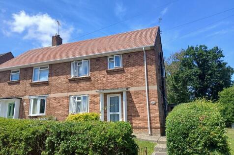 Groomsland Drive, Billingshurst 3 bed semi