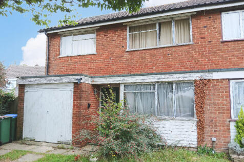 3 bedroom semi-detached house for sale