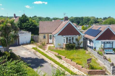 Turners Mill Close, Haywards Heath, RH16 2 bed detached bungalow for sale