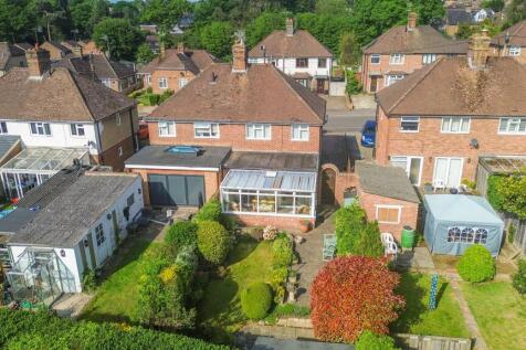 Allen Road, Haywards Heath, RH16 2 bed semi