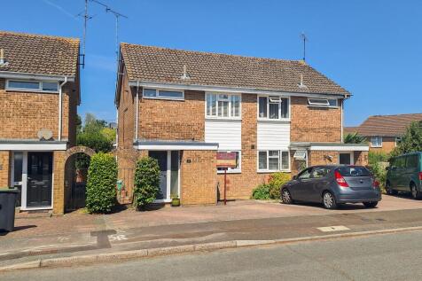Rowan Close, Haywards Heath, RH16 3 bed semi