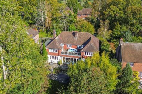 Balcombe Road, Haywards Heath, RH16 4 bed detached house for sale