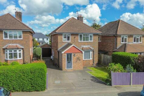 Wood Ride, Haywards Heath, RH16 3 bed detached house for sale