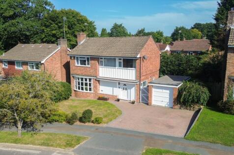 Beech Hill, Haywards Heath, RH16 4 bed detached house for sale
