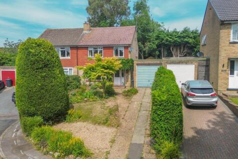 Southdown Close, Haywards Heath, RH16 3 bed house for sale