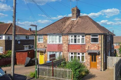Allen Road, Haywards Heath, RH16 3 bed semi