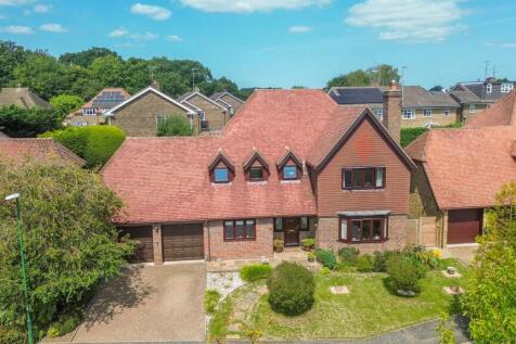 The Droveway, Haywards Heath, RH16 4 bed detached house for sale