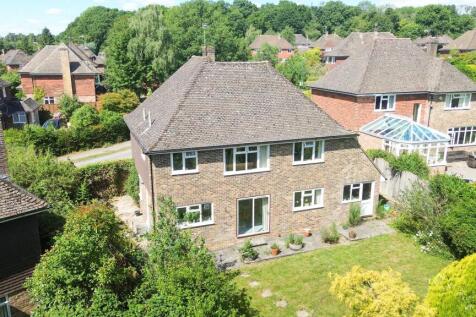 Hillside Walk, Haywards Heath, RH16 4 bed detached house for sale