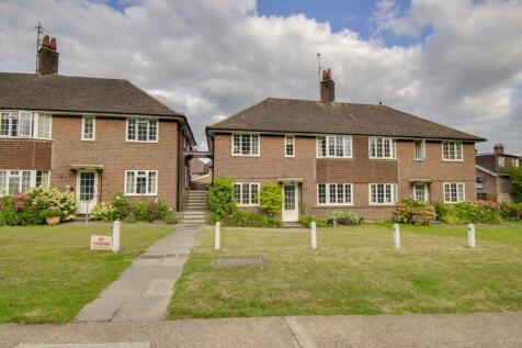 Wickham Way, Haywards Heath, RH16 2 bed ground floor flat for sale