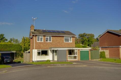 Birch Way, Haywards Heath, RH17 4 bed detached house for sale