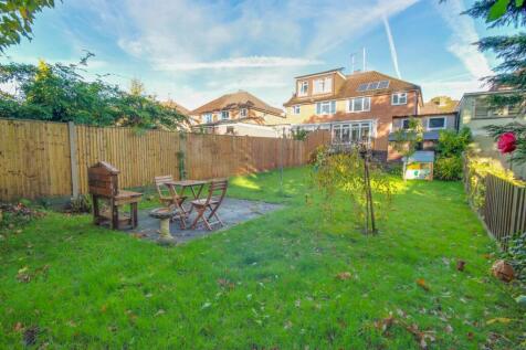 Woodlands Road, Haywards Heath, RH16 3 bed semi