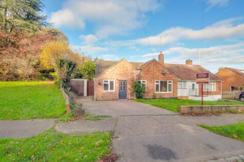 3 bedroom semi-detached bungalow for sale
