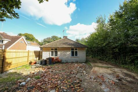 2 bedroom detached bungalow for sale