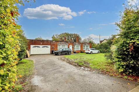 4 bedroom detached bungalow for sale