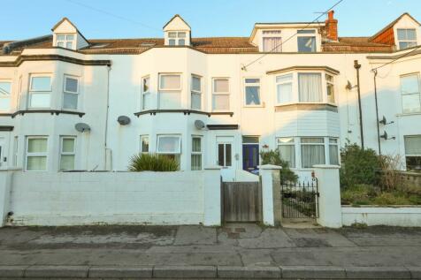 2 bedroom ground floor flat for sale