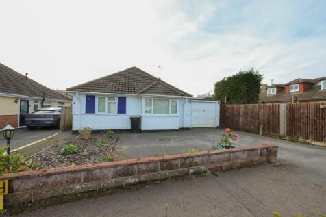 Ravenswood Road, Burgess Hill, RH15 3 bed detached bungalow for sale