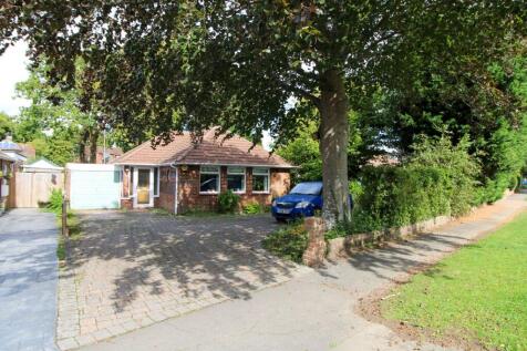 Malthouse Lane, Burgess Hill, RH15 2 bed detached bungalow for sale