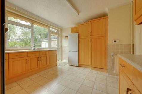 Franklands Close, Burgess Hill, RH15 4 bed detached bungalow for sale