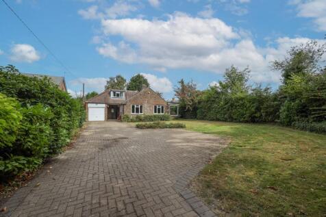 Folders Lane, Burgess Hill, RH15 4 bed chalet for sale