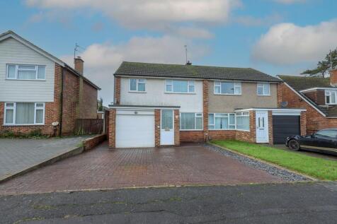 Petworth Drive, Burgess Hill, RH15 3 bed semi