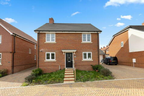 Gravesend DA11 4 bed detached house for sale