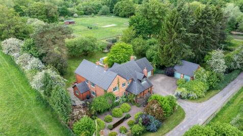 5 bedroom detached house for sale