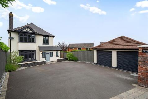Holyhead Road, Telford TF1 4 bed detached house for sale