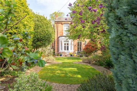 5 bedroom semi-detached house for sale