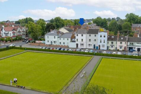 6 bedroom terraced house for sale