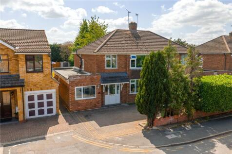 4 bedroom semi-detached house for sale
