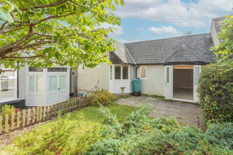 2 bedroom semi-detached bungalow for sale