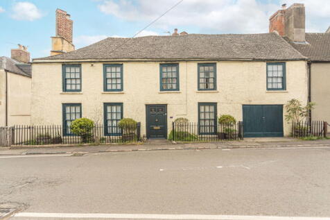5 bedroom semi-detached house for sale