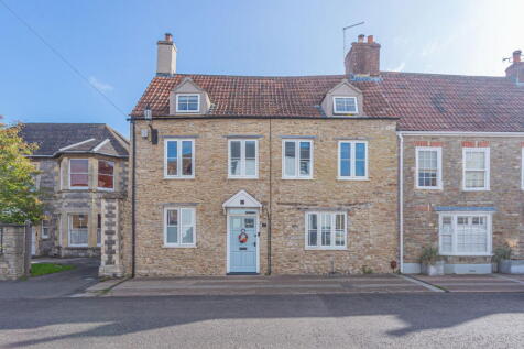 5 bedroom end of terrace house for sale